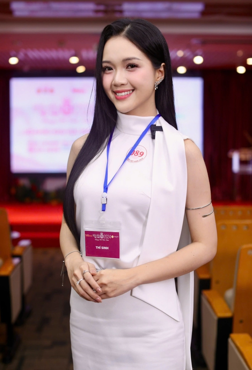 Thí sinh hoa hậu việt nam 2024 nàng á khôi mê học ngoại ngữ sở hữu nhiều tài lẻ - 13