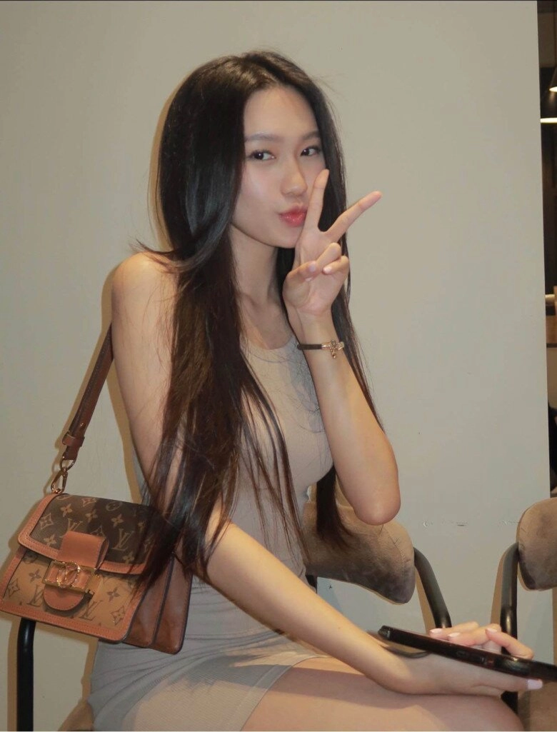 thiên kim tiểu thư hà thành lấy chồng cầu thủ nổi tiếng có bst túi hiệu giá bằng cả căn chung cư - 5