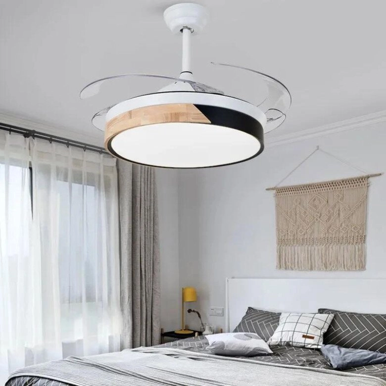 Thiết bị này kết hợp cả đèn lẫn quạt vừa hữu dụng vừa sang trọng chẳng trách nhiều người chọn lắp cho nhà mình - 3