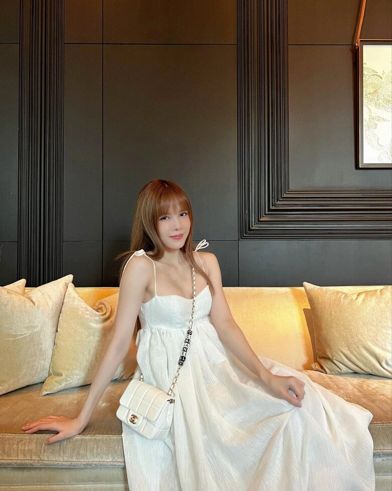 Thiều bảo trâm hack tuổi trông thấy nhờ loạt items trẻ trung có hàng chục túi hiệu nhưng chỉ mê đúng một màu - 2