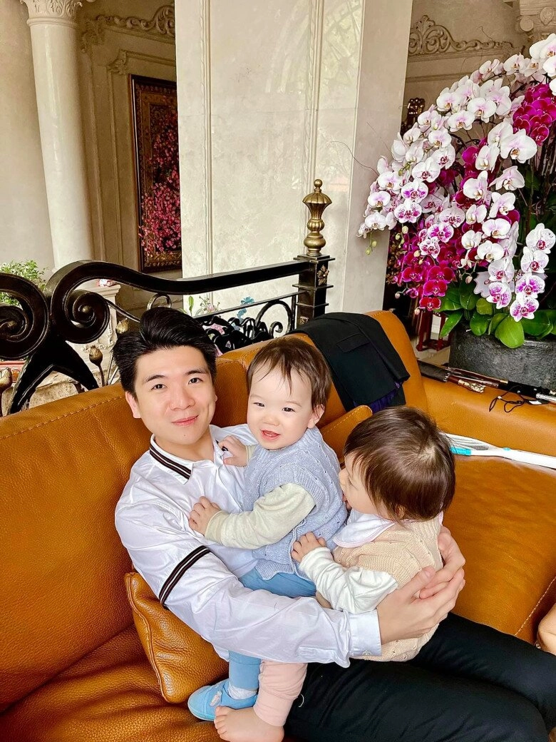 thiếu gia nghìn tỷ nhà bầu hiển khoe cơ bắp săn chắc là bố đơn thân 3 con vẫn khiến hội chị em mê mệt - 13