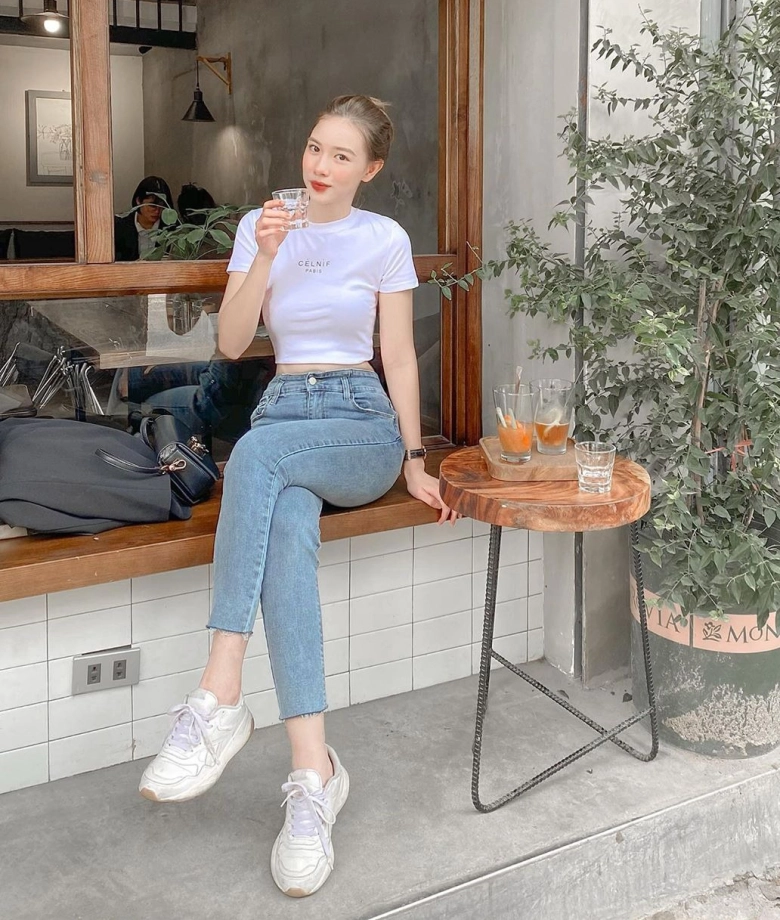 Thời tiết nóng bức cũng đừng mặc đồ như nội y ra phố diện ngay 4 công thức vừa mát vừa sang cho mùa nóng - 2