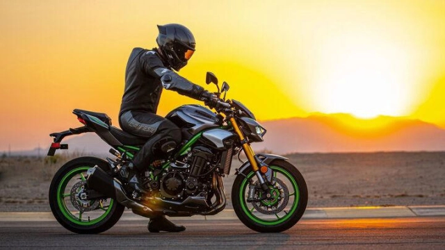 Thông tin thú vị về mẫu xe kawasaki z1100 mới - 2
