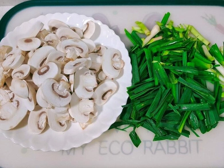 Thứ này là rau nhưng giàu đạm lẫn canxi có thể ngừa ung thư đem xào được món vừa ngon lại siêu bổ - 2