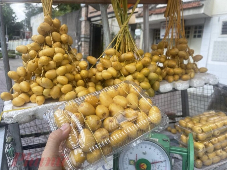 Thứ quả nhà giàu nay ngập tràn đường phố hà nội người ăn thấy mê người chê chưa đủ xuất sắc - 2