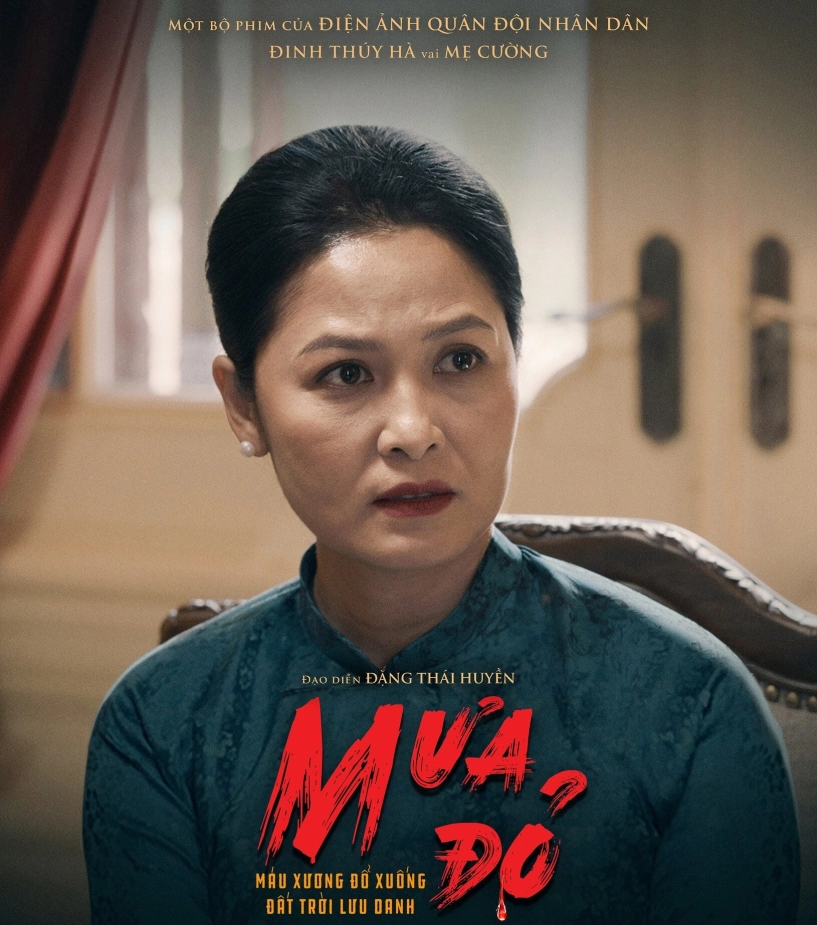 Thứ trưởng bộ ngoại giao trong phim mưa đỏ khi nghe con nói mẹ cứ yêu đi miễn là mẹ thấy vui tôi đã khóc suốt - 5