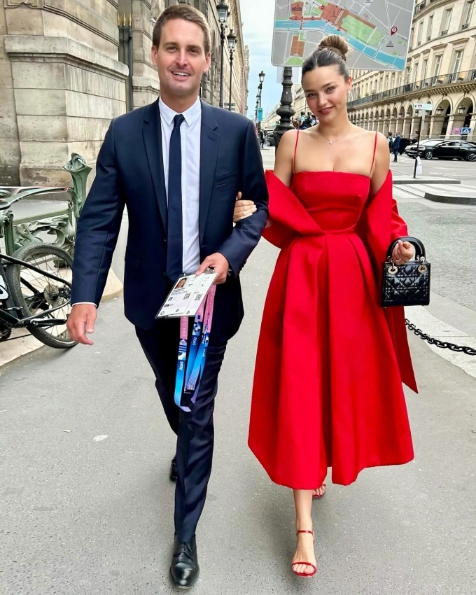 Thức uống chống già miranda kerr uống cả lít mỗi sáng - 4