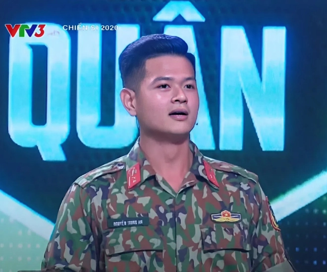 Thượng úy giọng miền tây cao hơn 1m8 từng làm dậy sóng vtv 2 lần cùng lê hoàng hiệp diễu binh đại lễ - 1