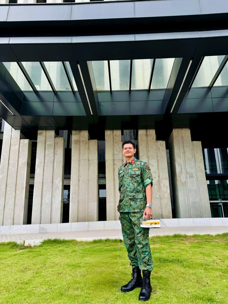 Thượng úy giọng miền tây cao hơn 1m8 từng làm dậy sóng vtv 2 lần cùng lê hoàng hiệp diễu binh đại lễ - 2
