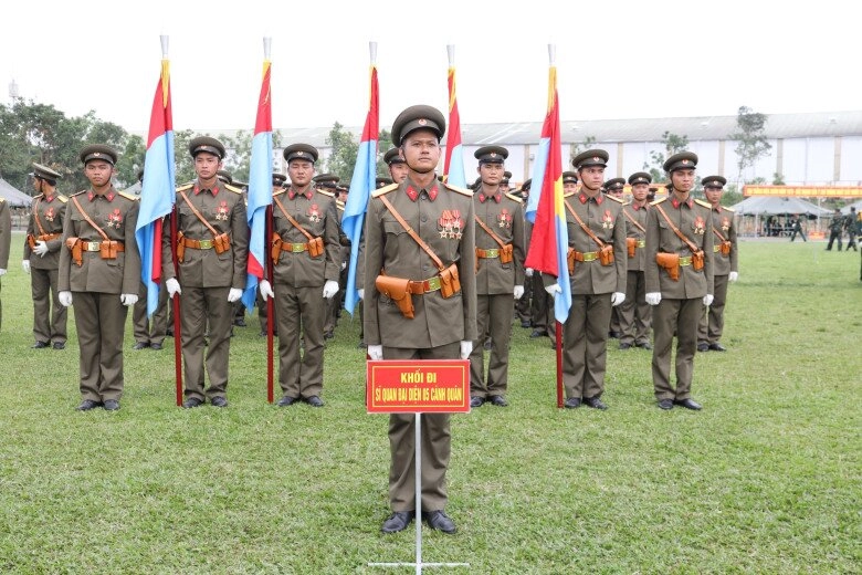 Thượng úy giọng miền tây cao hơn 1m8 từng làm dậy sóng vtv 2 lần cùng lê hoàng hiệp diễu binh đại lễ - 5
