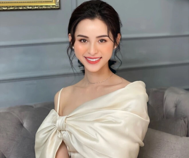 tiên nữ đăknia một thời mặc yếm táo bạo gây tranh cãi nay về quê bán bún mặc đồ bộ giá rẻ khó nhận ra - 1