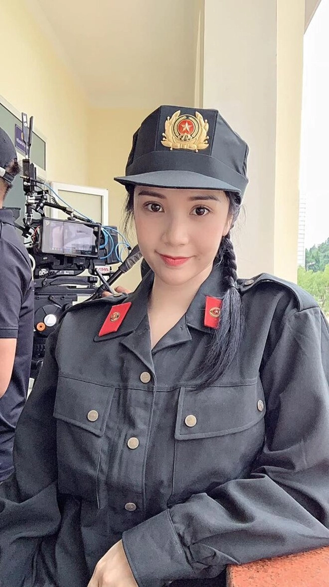 Tình cũ quang lê ăn mỳ tôm 6 năm để có nhà tặng mẹ xinh đẹp như búp bê nhưng lận đận tình duyên - 9