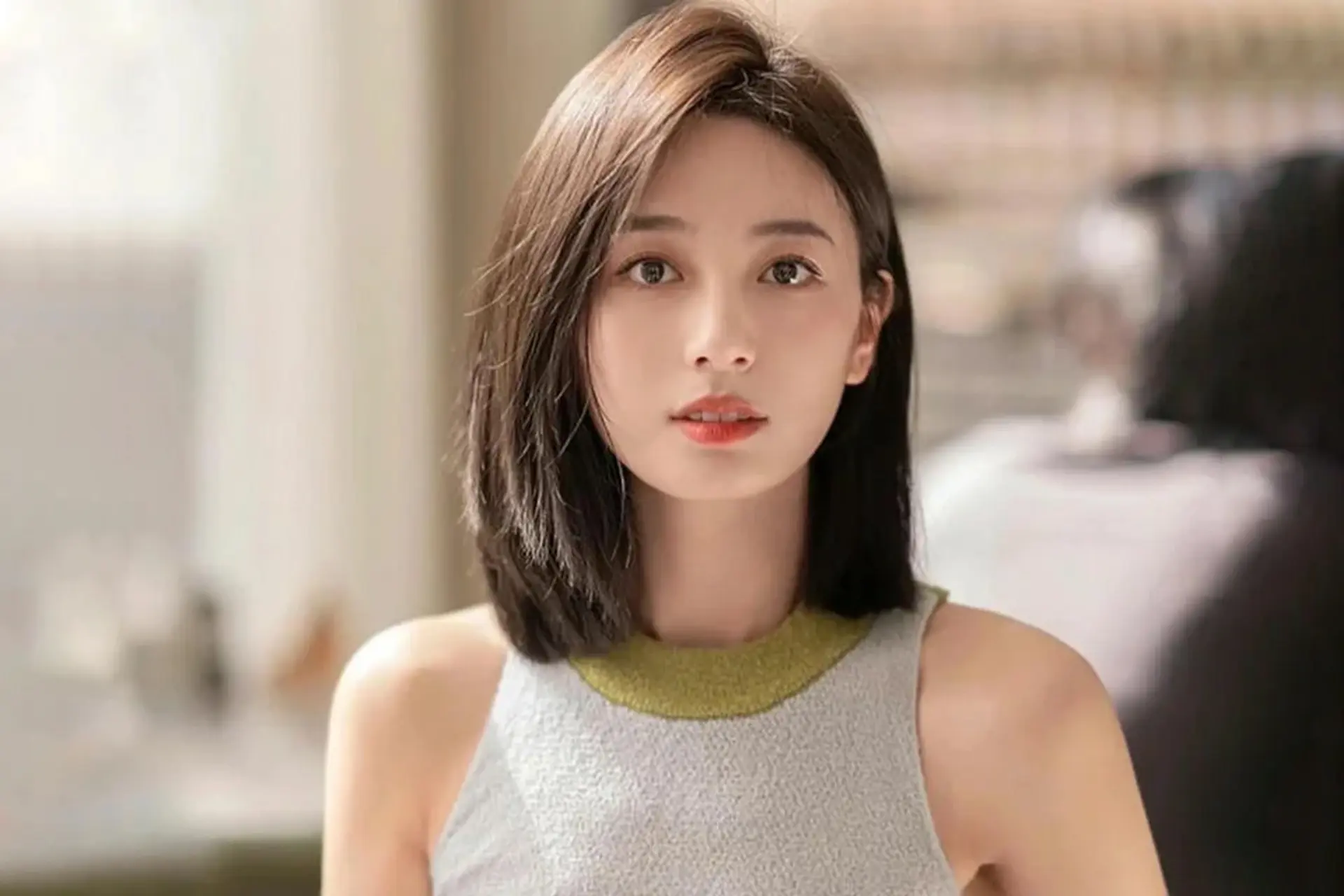 Tóc ngang vai cho mặt tròn top 15 kiểu đẹp trẻ trung giúp mặt thon nhỏ được yêu thích nhất năm 2025 - 4
