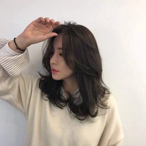 Tóc ngang vai cho mặt tròn top 15 kiểu đẹp trẻ trung giúp mặt thon nhỏ được yêu thích nhất năm 2025 - 8