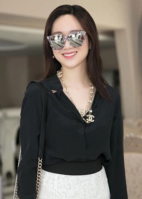 Trầm trồ nhan sắc 3 thế hệ nhà hoa hậu đền hùng giáng my - 10