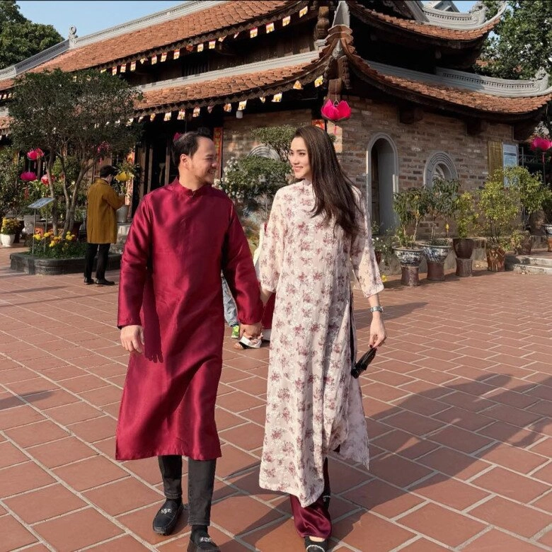 Trang nhung sinh con thứ 3 với chồng đại gia ở tuổi 40 em bé vừa chào đời trông đã giống hệt 2 anh chị lớn - 4