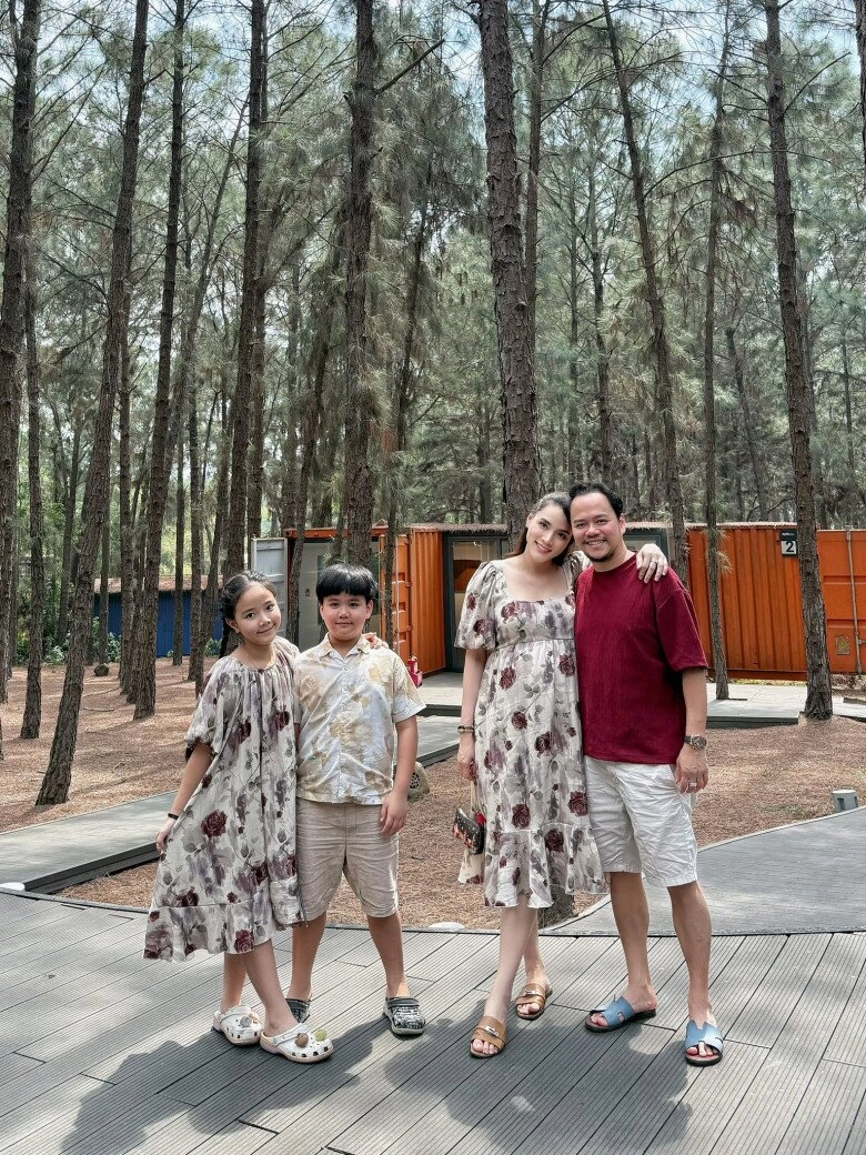 Trang nhung sinh con thứ 3 với chồng đại gia ở tuổi 40 em bé vừa chào đời trông đã giống hệt 2 anh chị lớn - 9