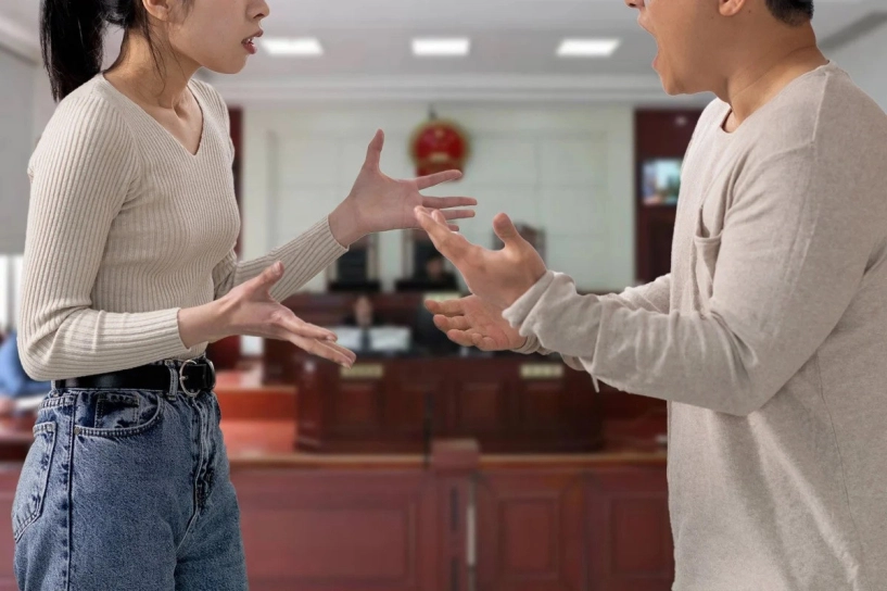 Tranh giành thừa kế chị gái tiết lộ bí mật không ngờ về huyết thống của em trai - 1