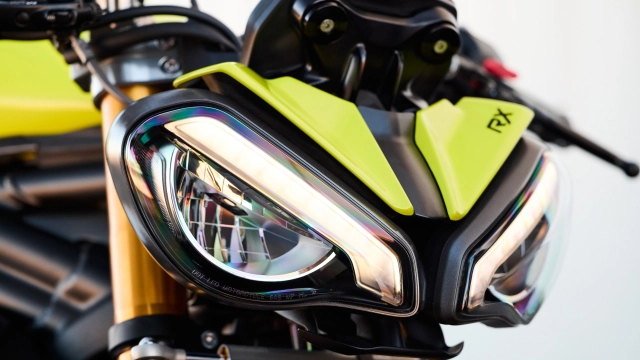 Triumph speed triple 1200 rx 2025 trình làng cỗ máy thể thao đỉnh cao với chất riêng giới hạn - 3