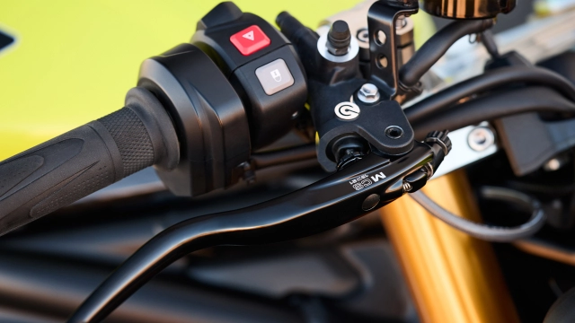 Triumph speed triple 1200 rx 2025 trình làng cỗ máy thể thao đỉnh cao với chất riêng giới hạn - 5