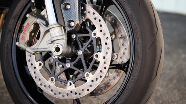 Triumph speed triple 1200 rx 2025 trình làng cỗ máy thể thao đỉnh cao với chất riêng giới hạn - 7