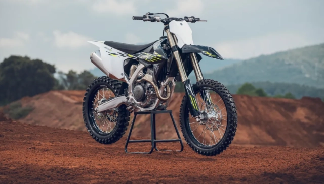 Triumph tf 250-x 2026 mạnh mẽ hơn thông minh hơn và sẵn sàng bùng nổ đường đua - 8