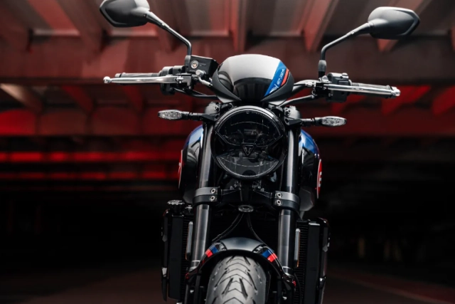 Triumph trident triple tribute 2025 trở lại với phối màu mới bùng nổ hơn năm trước - 1