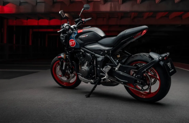 Triumph trident triple tribute 2025 trở lại với phối màu mới bùng nổ hơn năm trước - 5