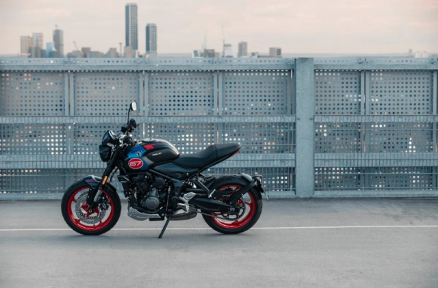 Triumph trident triple tribute 2025 trở lại với phối màu mới bùng nổ hơn năm trước - 8