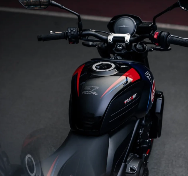 Triumph trident triple tribute 2025 trở lại với phối màu mới bùng nổ hơn năm trước - 14