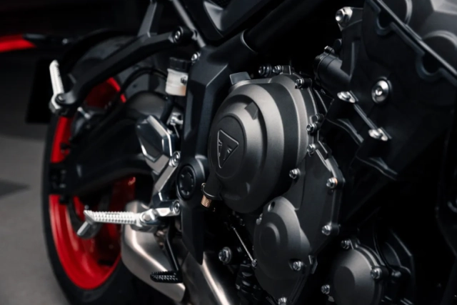 Triumph trident triple tribute 2025 trở lại với phối màu mới bùng nổ hơn năm trước - 15