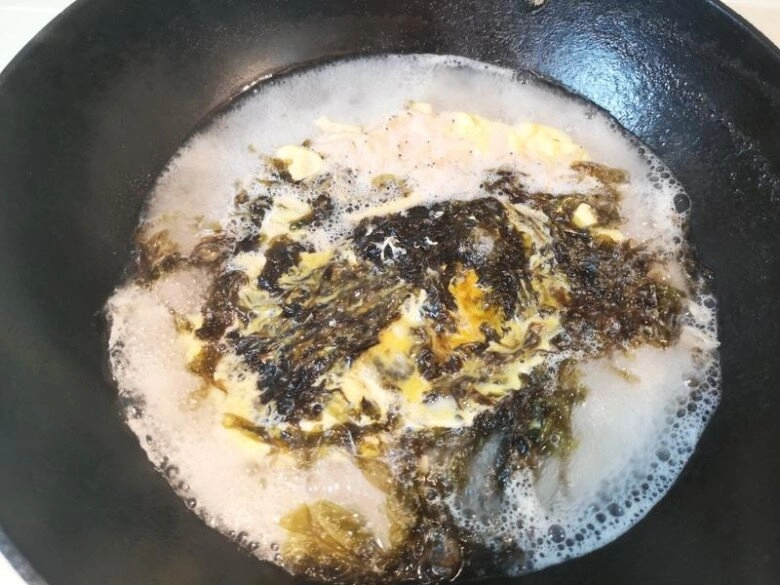 Trứng nấu canh với rau này canxi tăng nhiều lần cực tốt cho xương vừa ngon lại dễ nấu khoảng 3 phút là xong - 3