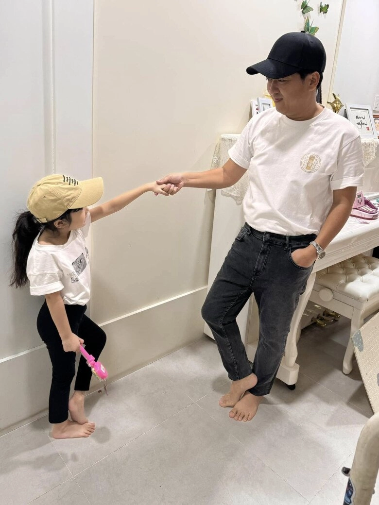 Trường giang - nhã phương cho con gái cưng học đàn piano bé thiên ý mới 6 tuổi đã được khen đủ cả tài lẫn sắc - 5