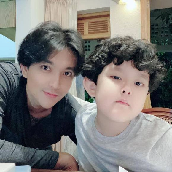 Trương quỳnh anh đưa quý tử sang mỹ gặp ông bà ngoại sau 13 năm khoe con trai khiến mọi người phải ngước nhìn - 7