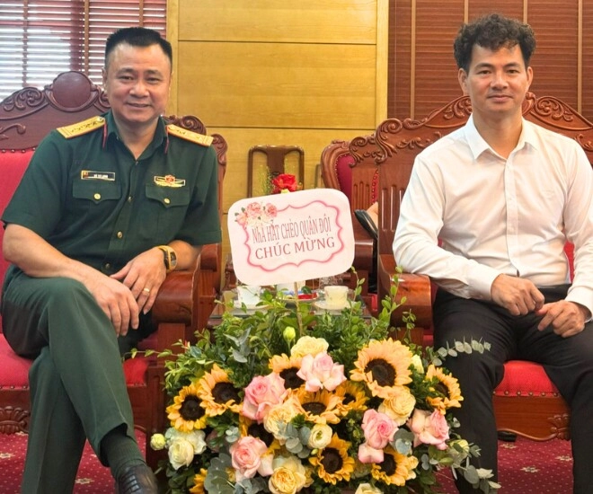 Tự long nhớ thời xuân bắc chưa lên chức xưa làm giám đốc còn được diễn cùng nhau - 1