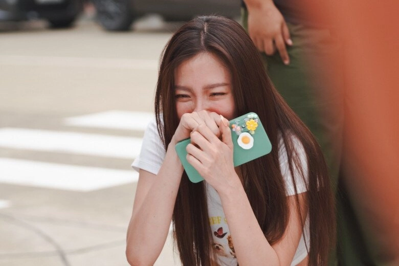Từ ngày đón bố dượng đến sống cùng tiền trong tủ cứ vơi dần tôi lén theo dõi rồi ngã quỵ trước sự thật - 3