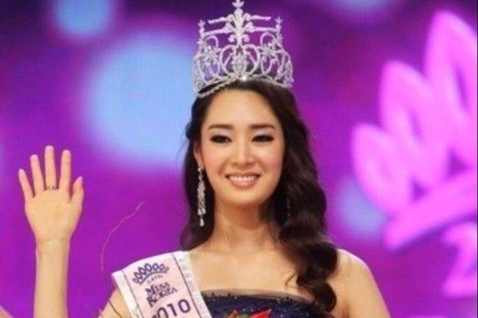 Từng bị ném đá vì da rám nắng body săn chắc khi đăng quang cô gái này vẫn là hoa hậu đẹp bậc nhất thế giới - 2