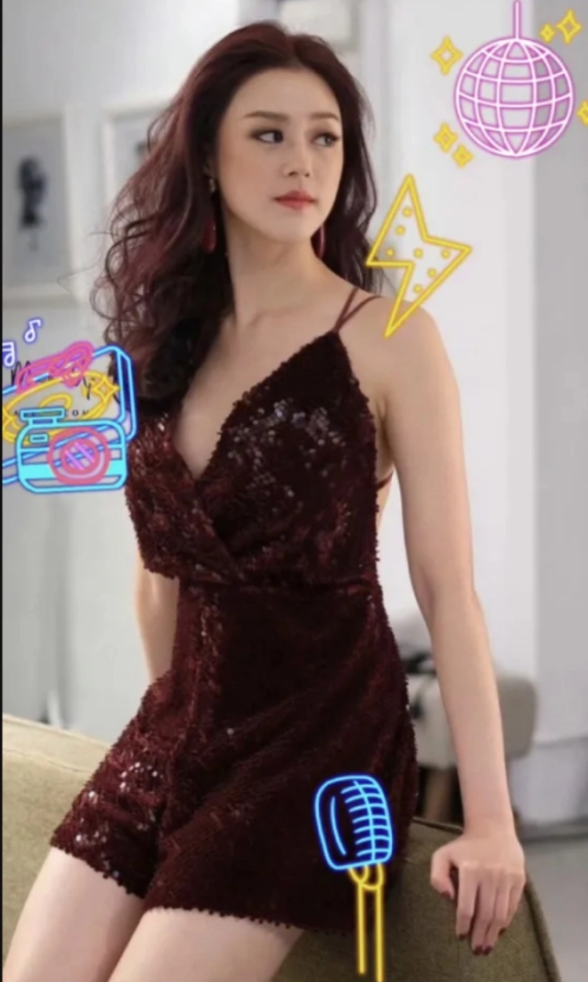 Từng là thí sinh hoa hậu mỗi tháng kiếm 33 triệu đồng chân dài tvb giờ làm bưng bê ăn đồ thừa còn lại - 6