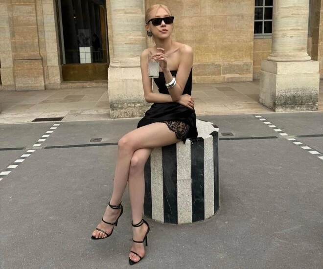 Từng tìm mọi cách giấu đôi chân vòng kiềng rosé blackpink giờ gây náo loạn las vegas với cặp kiếm nhật đắt giá - 1