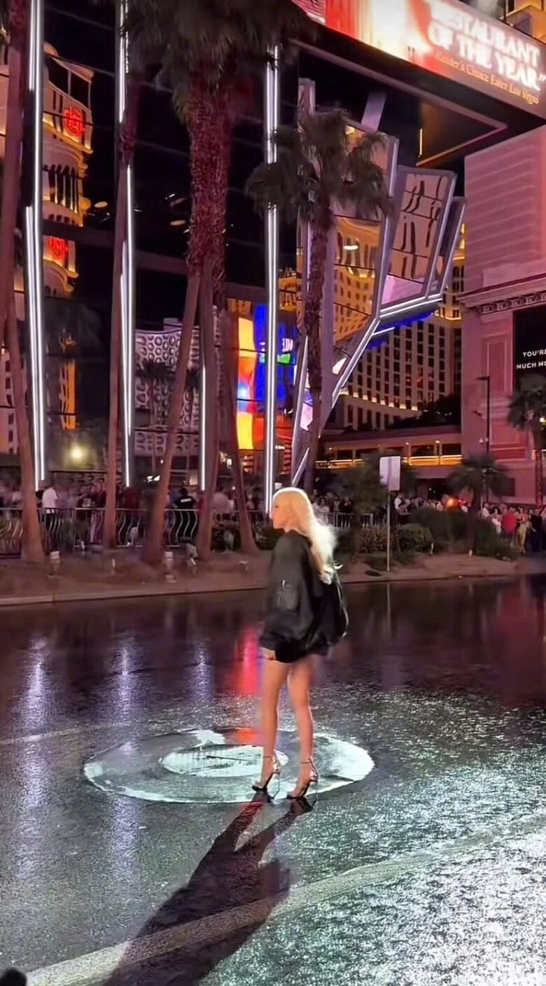 Từng tìm mọi cách giấu đôi chân vòng kiềng rosé blackpink giờ gây náo loạn las vegas với cặp kiếm nhật đắt giá - 3