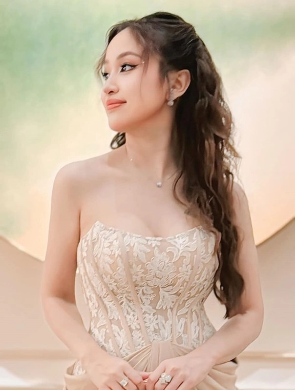 Vân hugo quyến rũ sau sinh lộ hình xăm khủng - 12
