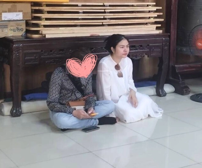 Vân trang khóc khi dâng cơm đặt lên bàn thờ quý bình đăng tâm thư đâu ai biết lần gặp lúc đó là lần cuối - 2