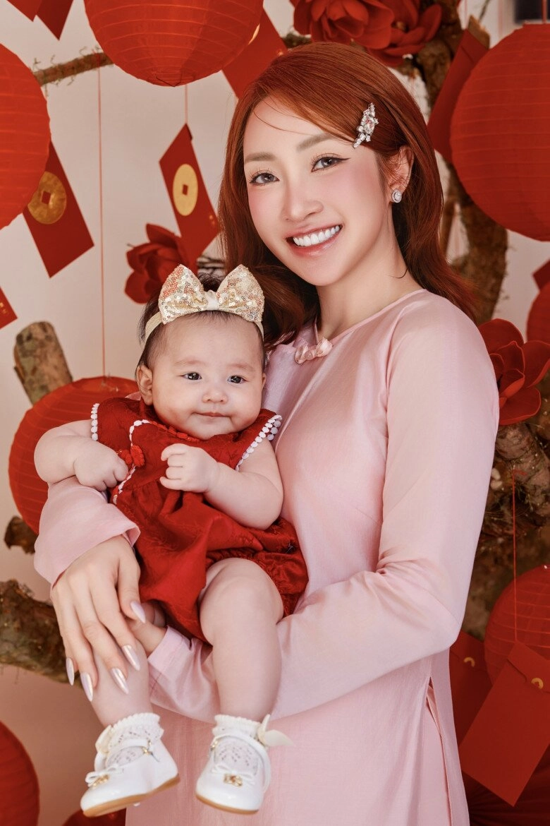 Vẻ bụ bẫm của ái nữ nhà chi bảo 5 tháng tuổi rõ nét thanh tú khoe nụ cười chưa mọc răng cực đốn tim - 5