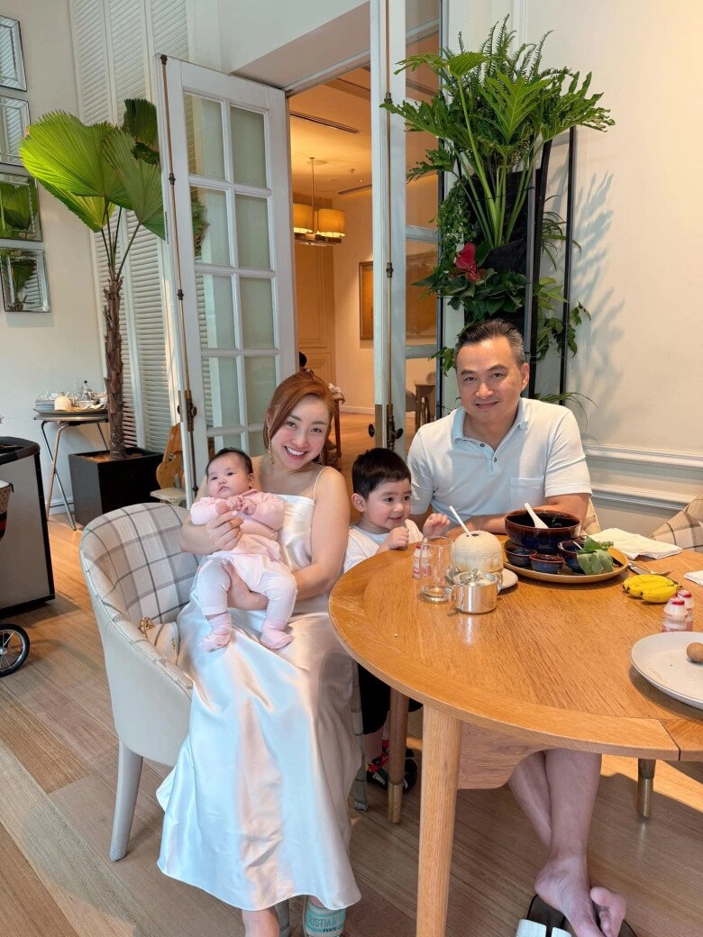 Vẻ bụ bẫm của ái nữ nhà chi bảo 5 tháng tuổi rõ nét thanh tú khoe nụ cười chưa mọc răng cực đốn tim - 12