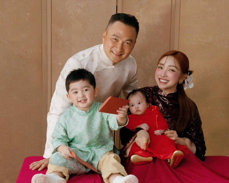 Vẻ bụ bẫm của ái nữ nhà chi bảo 5 tháng tuổi rõ nét thanh tú khoe nụ cười chưa mọc răng cực đốn tim - 19
