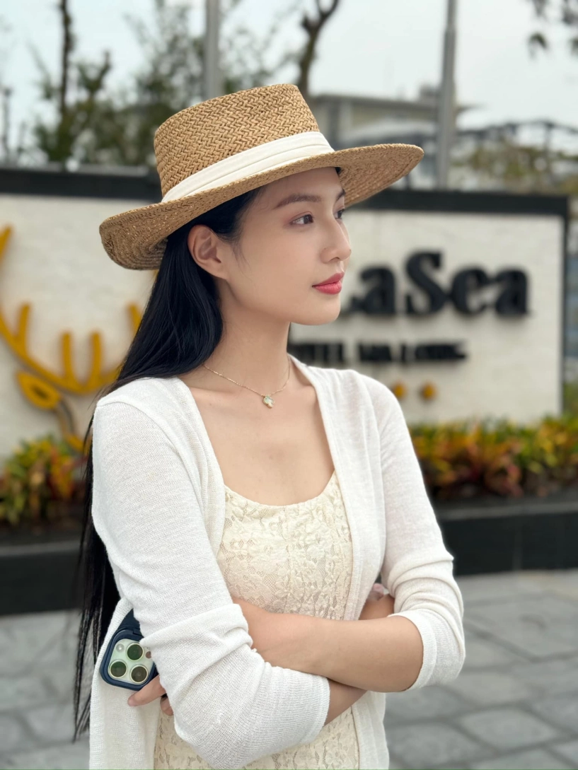 Vẻ xinh đẹp nữ tính của trung uý mộc miên trong không thời gian - 7