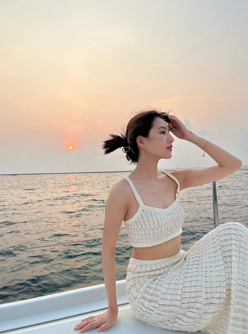 Vẻ xinh đẹp nữ tính của trung uý mộc miên trong không thời gian - 13