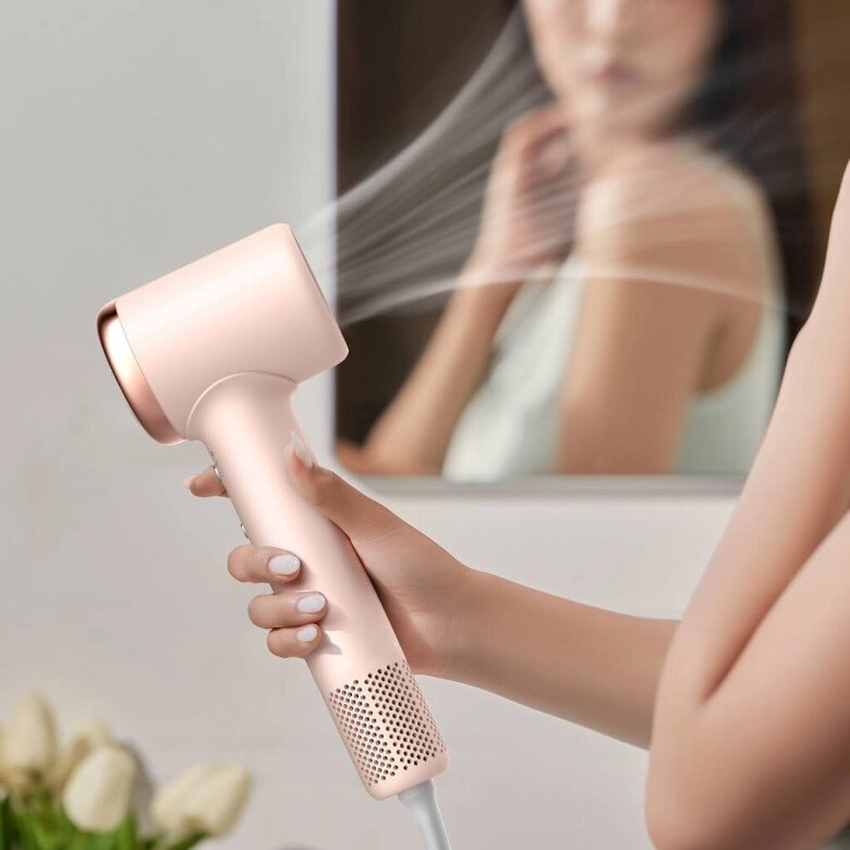 Vì sao gội đầu xong thợ làm tóc luôn làm theo công thức sấy nóng và sấy lạnh - 3
