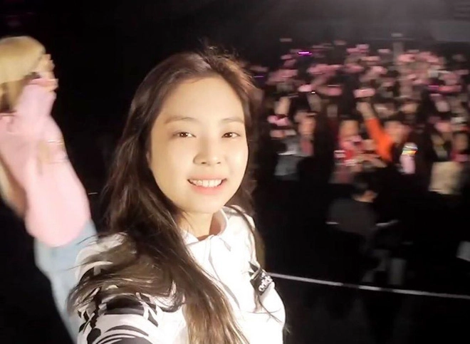 Vì sao jennie blackpink luôn mang vòi hoa sen đi diễn khắp hành tinh câu trả lời thấy ngay ở làn da nàng thơ - 4