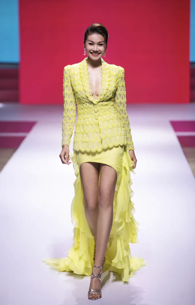 Vietnams next top model trở lại sau 8 năm thanh hằng khoe vòng 1 triệt để tại họp báo nàng mơ xuất hiện trong top 15 - 2